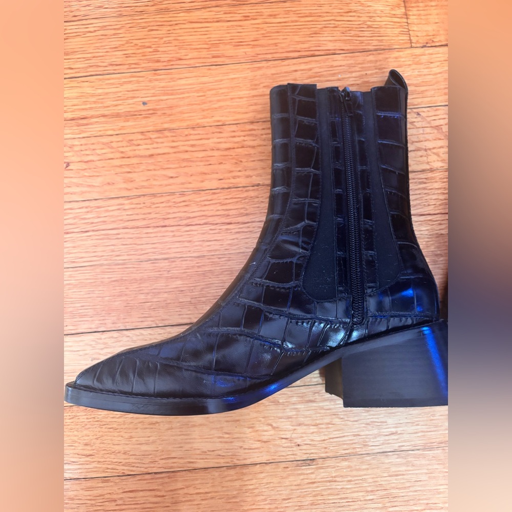 Jeffrey Campbell boot size 7.5/38